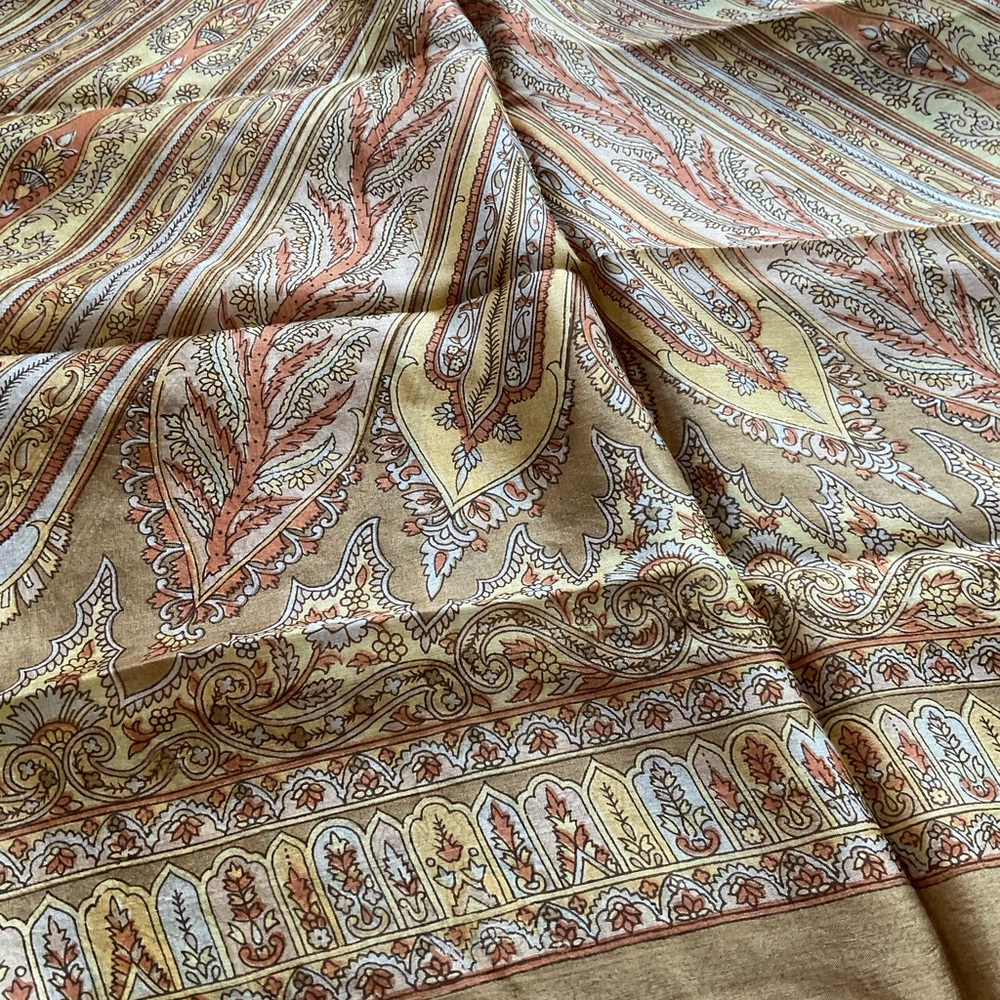 PRINCE SILKS 100% Silk Scarf - Made in Kashmir Gorgeous Fall Colors 40 x 40” NWT - Picture 6 of 10